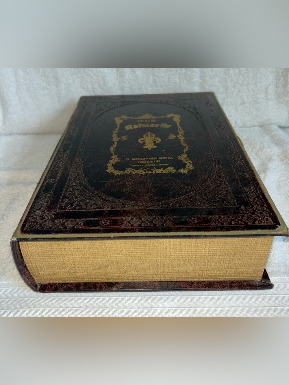 Large Storage Book/ Box - Picture 10 of 13